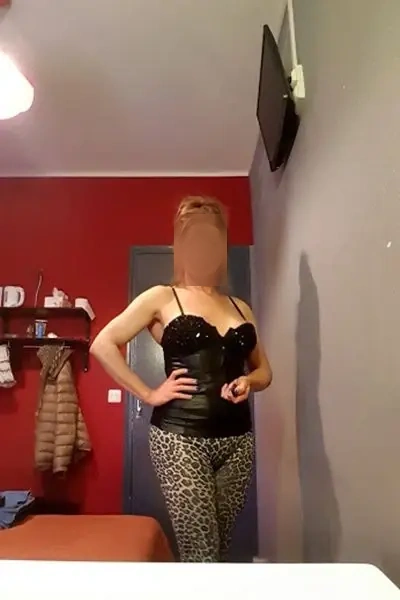 LéaNaughty2000