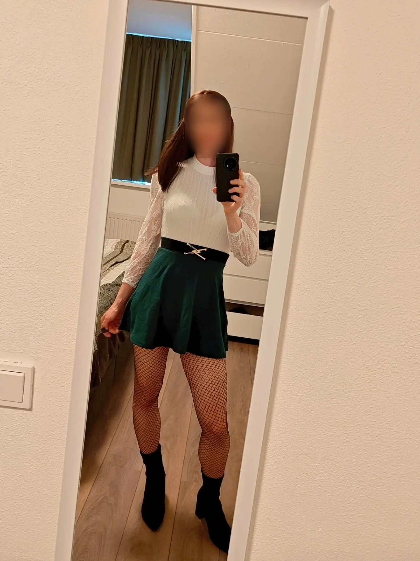 SecretLeslie