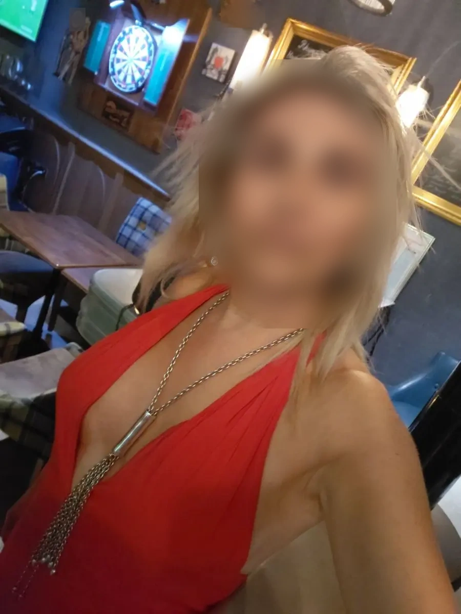 SecretLeslie